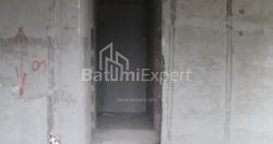 شی در حال ساخت 55.7 متر مربع - لخ و ماریا کاچینسکی, Batumi, گرجستان