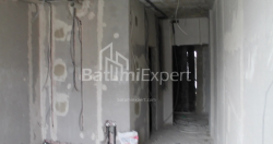 شی در حال ساخت 35.1 متر مربع - لخ و ماریا کاچینسکی, باتومی, گرجستان