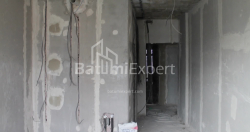 شی در حال ساخت 35.1 متر مربع - لخ و ماریا کاچینسکی, باتومی, گرجستان