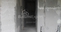 شی در حال ساخت 74.8 متر مربع - لخ و ماریا کاچینسکی, باتومی, گرجستان