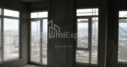 شی در حال ساخت 55.8 متر مربع - لخ و ماریا کاچینسکی, Batumi, گرجستان