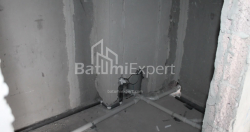 شی در حال ساخت 55.8 متر مربع - لخ و ماریا کاچینسکی, Batumi, گرجستان