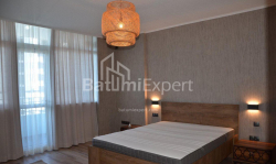 آپارتمان 2-комн 82 m² - نیکو پیروسمانی, Batumi