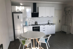 آپارتمان 2-комн 55 m² - کلانتر خیمشیاشویلی, Batumi