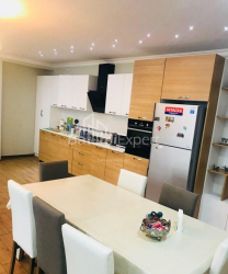 آپارتمان 4-комн 147 m² - کلانتر خیمشیاشویلی, Batumi