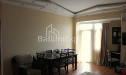 آپارتمان 3-комн 100 m² - نیکو پیروسمانی, Batumi
