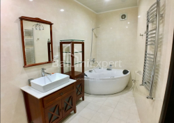 آپارتمان 3-комн 160 m² - زورابا گورگیلادزه, Batumi
