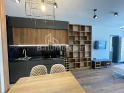 آپارتمان 3-комн 61.6 m² - کوچه قهرمانان, Batumi